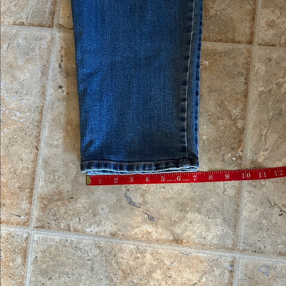 Gloria Vanderbilt Amanda Blue Jeans - Picture 4 of 10